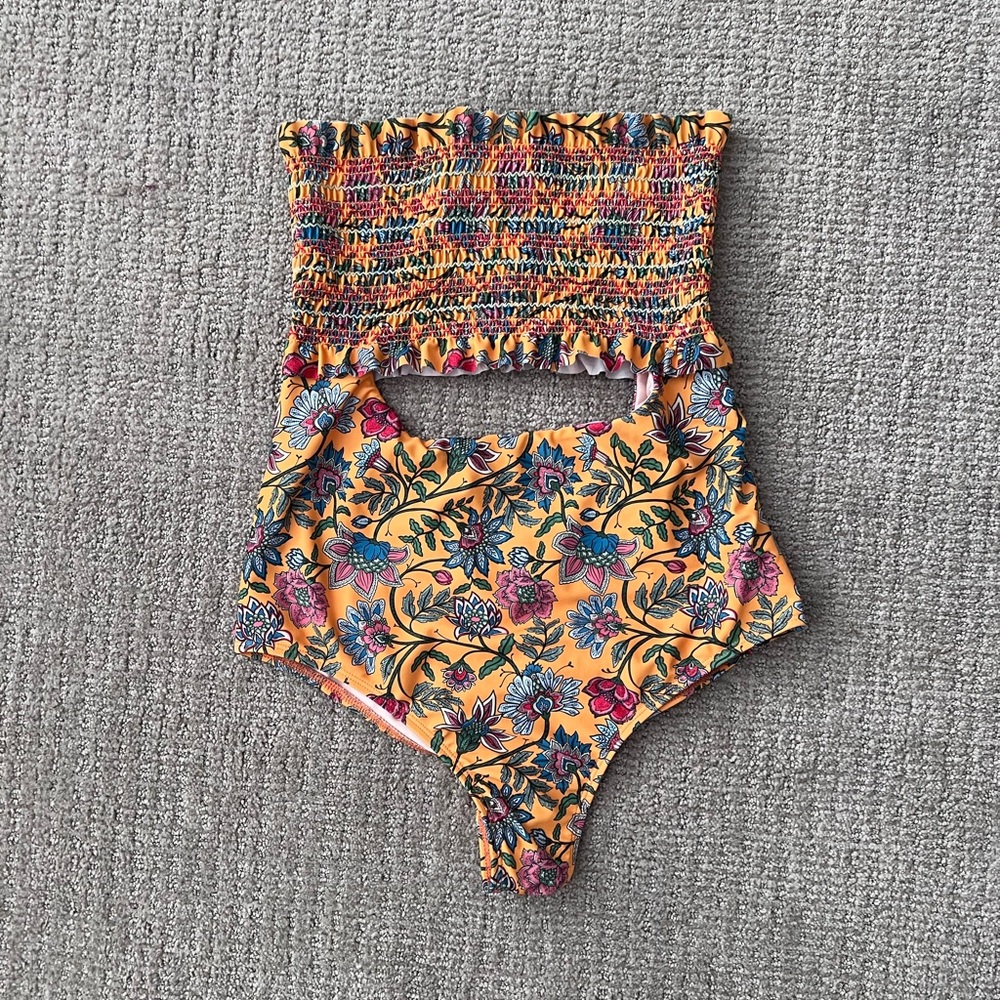 One piece swimsuit